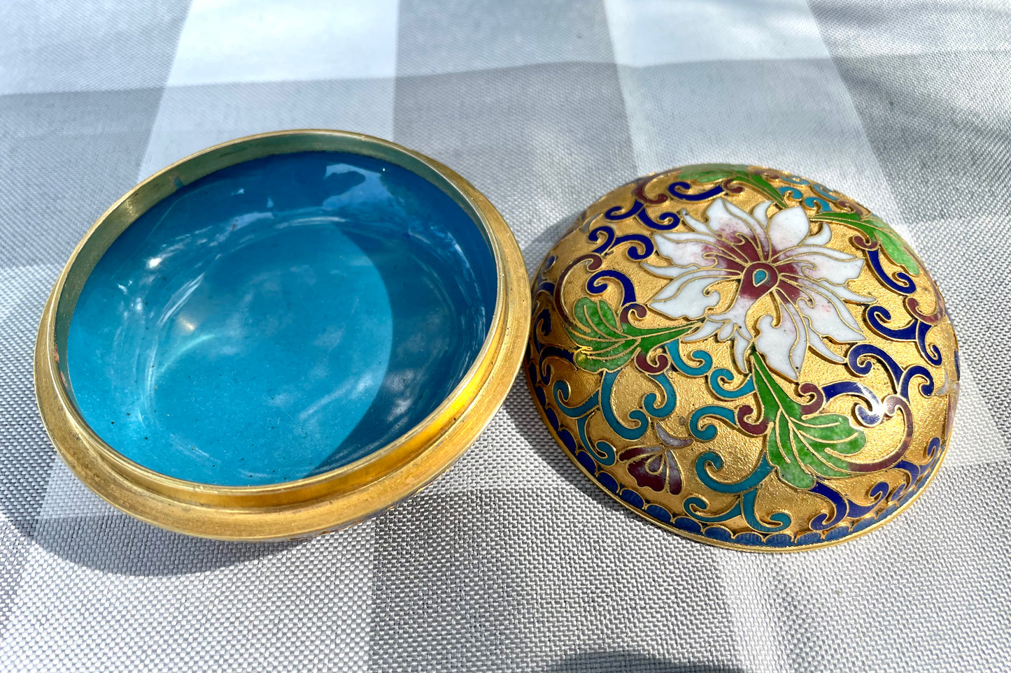 Vintage Cloisonné Enamel Hand Painted Powder Jar Trinket Box with White Flowers