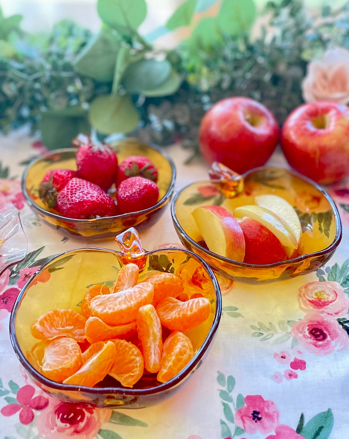 Vintage Orchard Amber Glass Apple Shaped Dessert Bowls