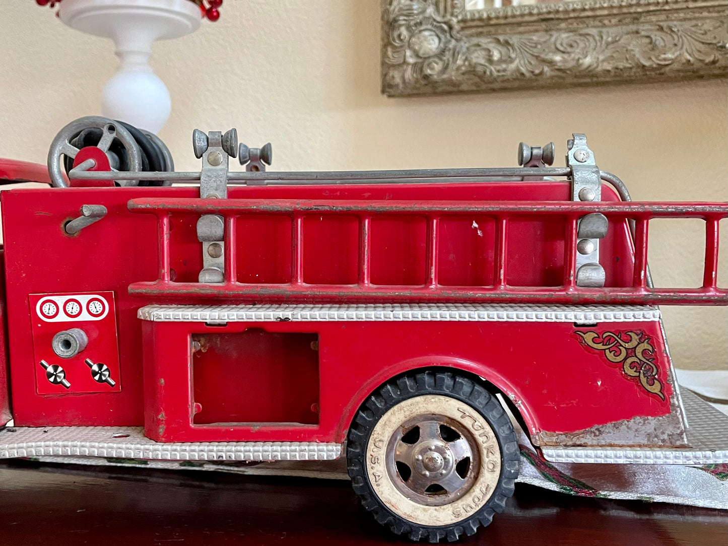 Antique 1957 Tonka Toy Suburban Pumper Fire Engine No. 5