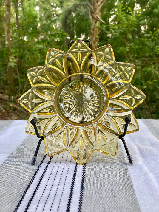 Vintage Federal Glass 12 Point Sunflower Retro Flower Child Yellow Sunflower 6.5 Inch Pressed Glass Snack Plate Lunch Plate Cake Plate