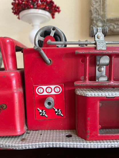 Antique 1957 Tonka Toy Suburban Pumper Fire Engine No. 5