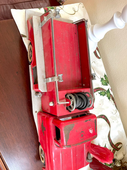 Antique 1957 Tonka Toy Suburban Pumper Fire Engine No. 5