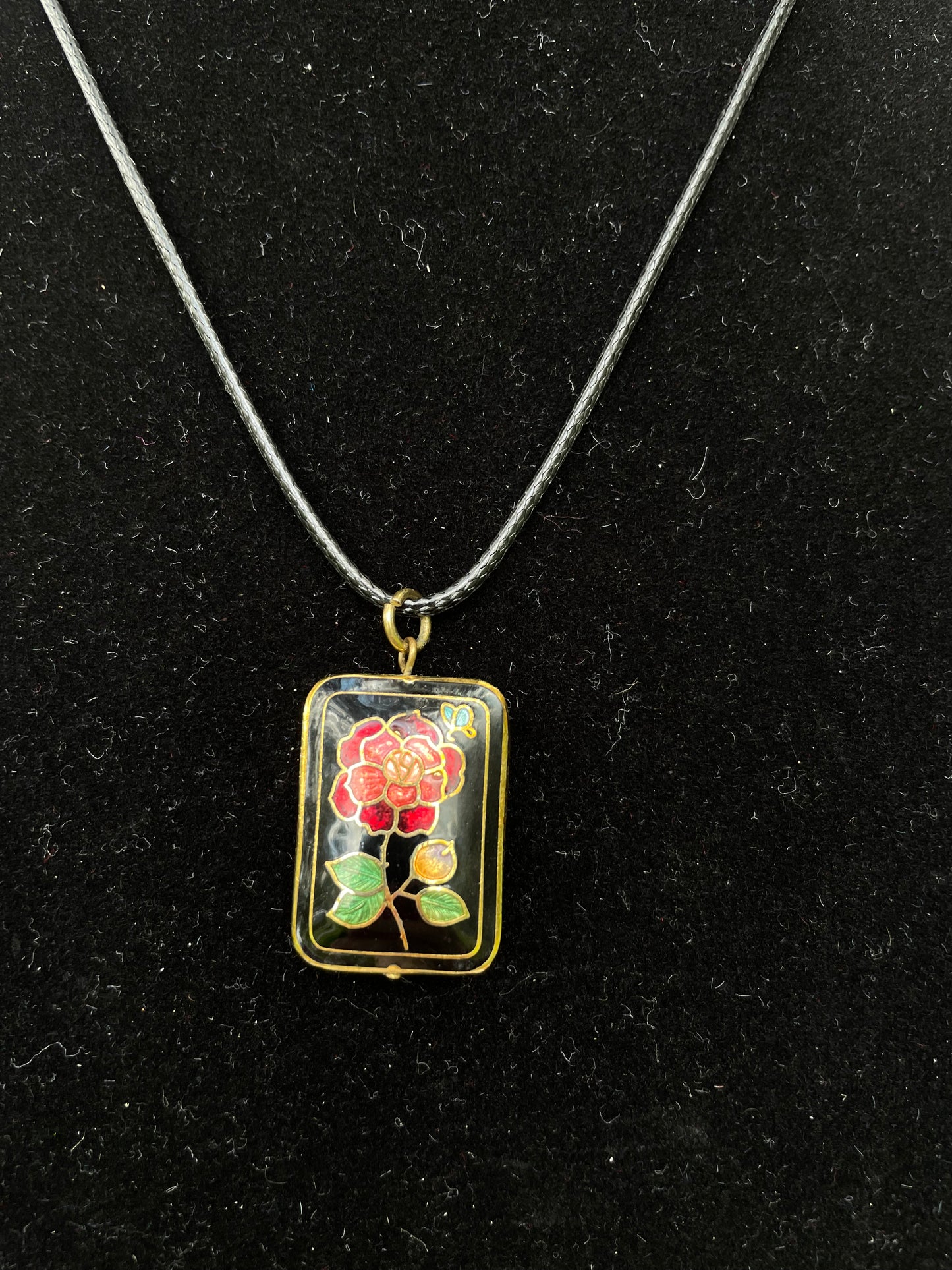 Vintage Cloisonne Black Enamel Red Rose Pendant  Necklace