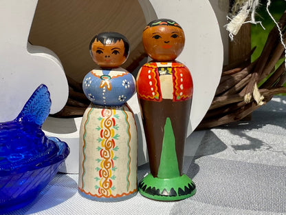 Vintage Peruvian Folk Art Peg Dolls Hand Painted Husband and Wife Folk Art Gift Set