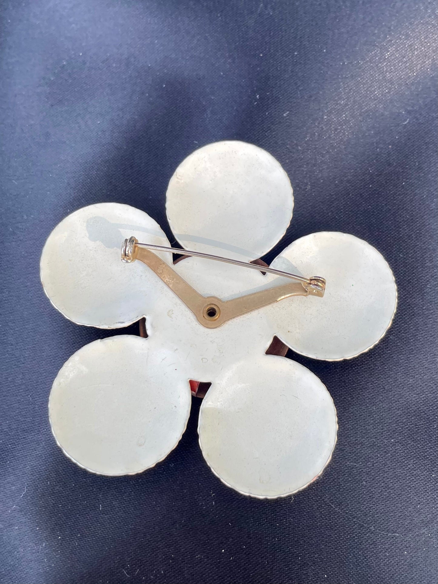 MCM Vintage Peach Daisy Metal Lapel Pin Brooch