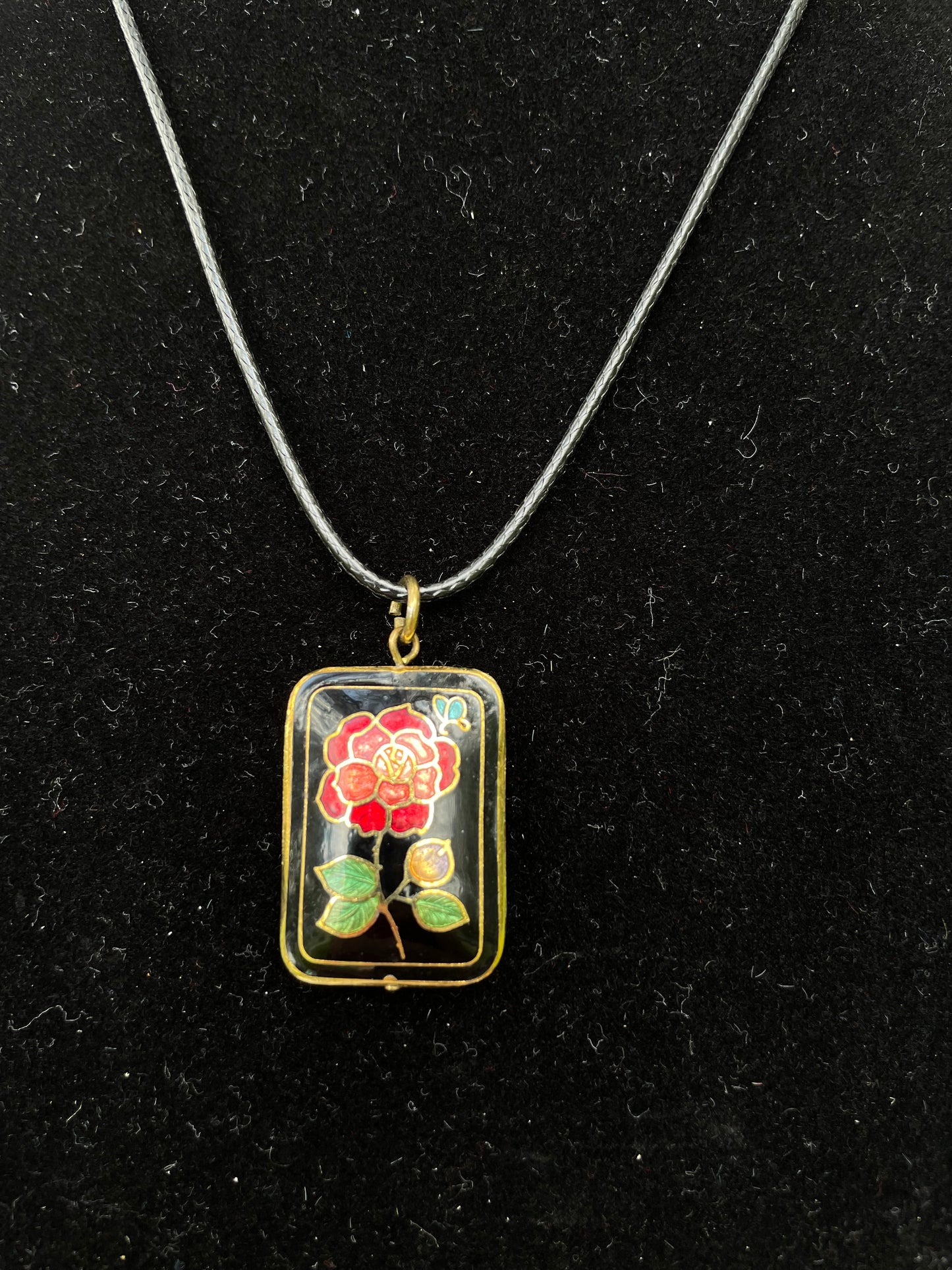 Vintage Cloisonne Black Enamel Red Rose Pendant  Necklace