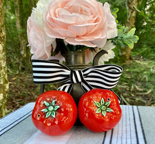 Vintage Garden Fresh Tomato Salt & Pepper Shakers Ceramic Hand Painted